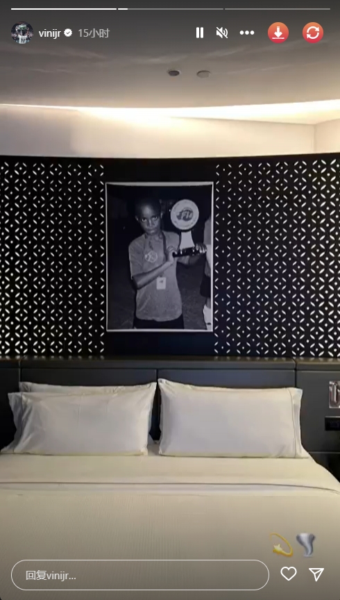 世体:蒂特在巴西国脚房间挂着他们儿时照片,提醒勿忘初心