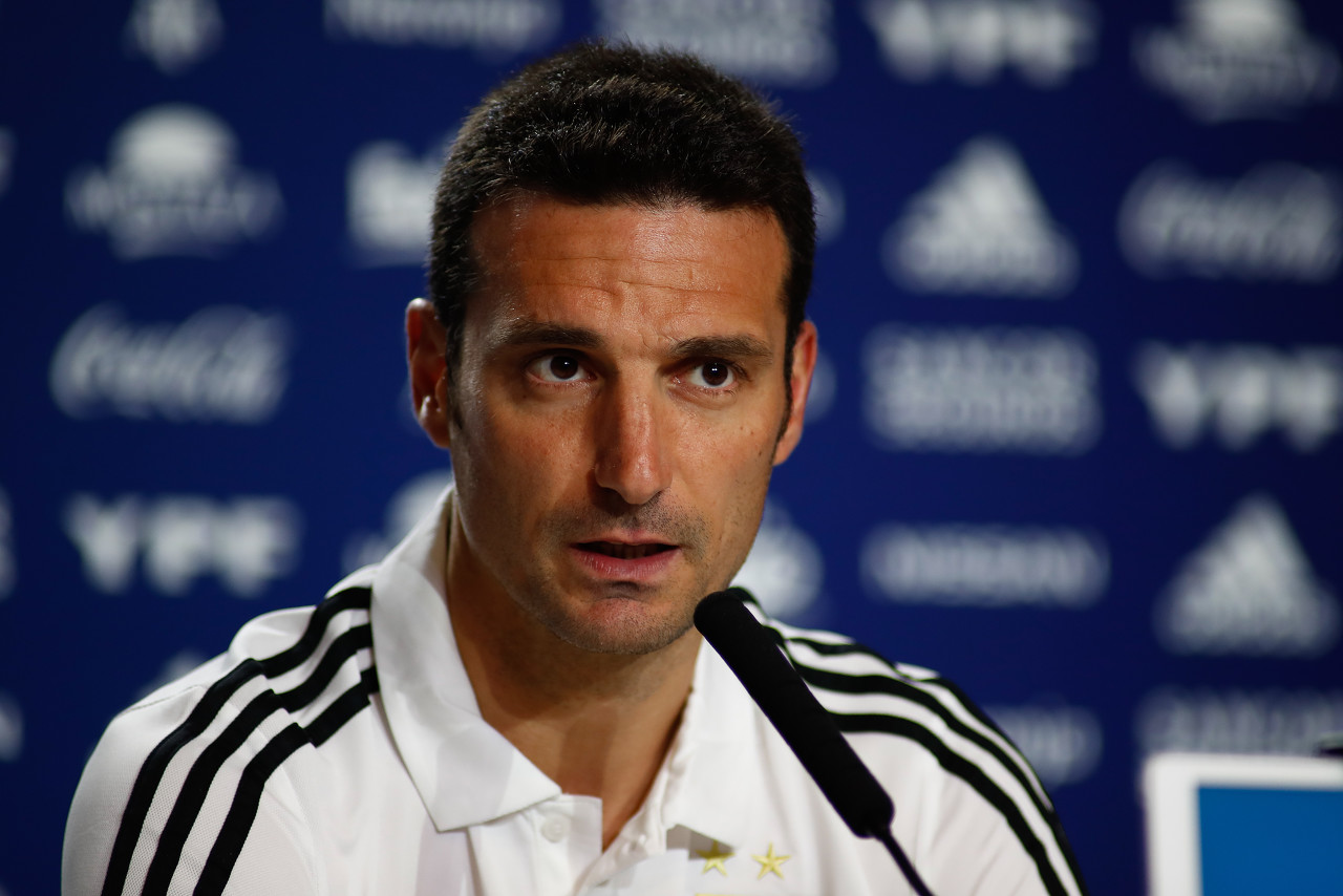 TYC:阿根廷本周四封闭训练 利桑德罗很可能替代罗梅罗首发