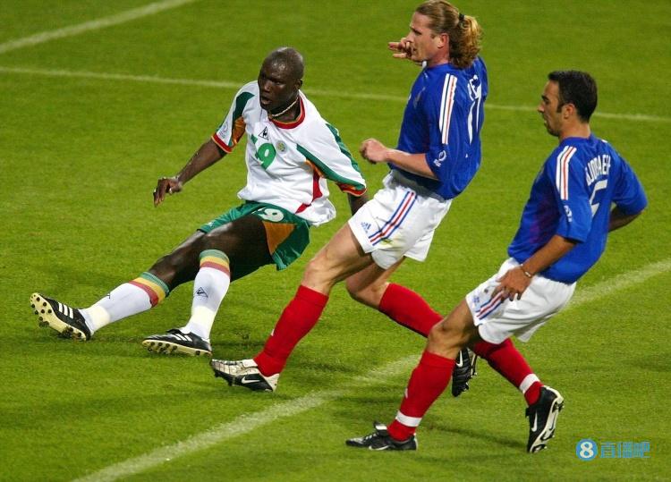 02年小胜法国，塞内加尔是唯一世界杯首秀击败卫冕冠军的球队