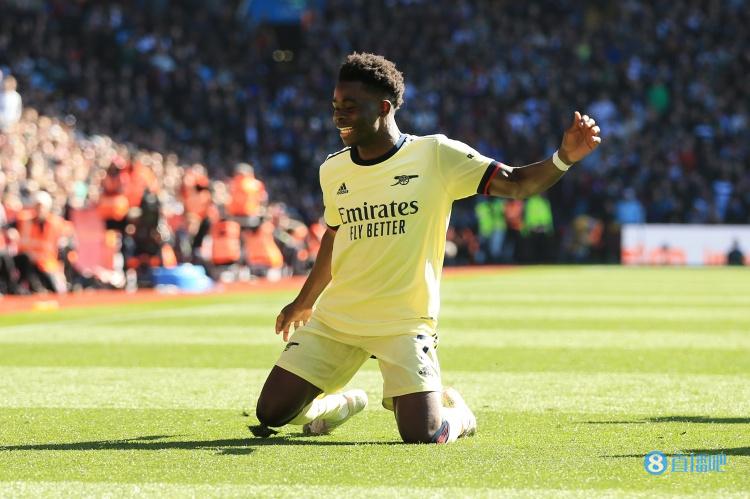 球迷担忧萨卡伤情:没他英格兰世界杯就完蛋了