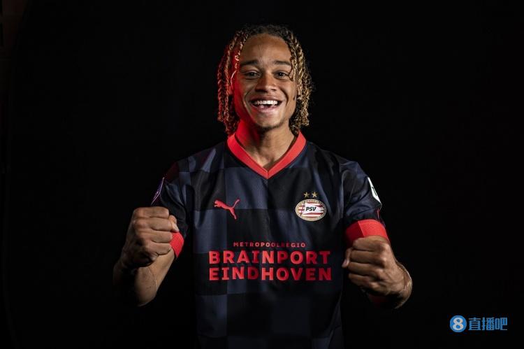 罗马诺:巴黎有权明夏迎回哈维-西蒙斯,但决定权在球员手中