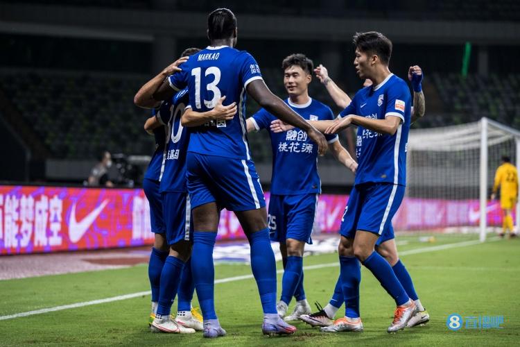 足球报:武汉三镇对外喊出争冠口号,俱乐部开出高额冠军奖金