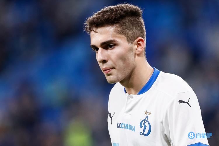 罗马诺:切尔西仍有信心签下扎哈里扬,继续与莫斯科迪纳摩谈判