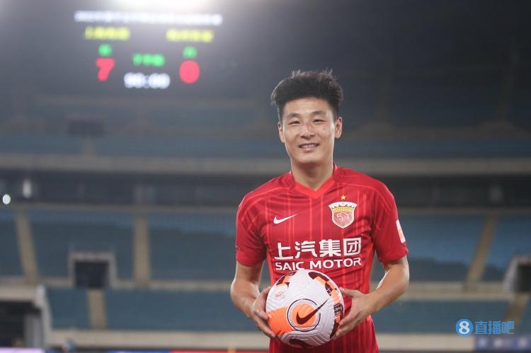 武磊:世界杯最看好巴西和西班牙,巴西阵容太豪华了