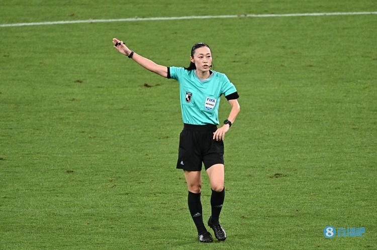 比利时对阵加拿大的比赛,日本籍女裁判山下良美将担任第四官员