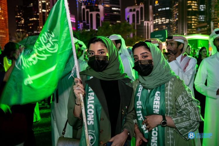 沙特庆祝世界杯胜利放假一天!