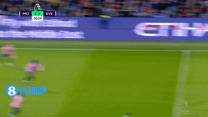 记仇的魔人!哈兰德被戈弗雷拉拽放倒,几分钟后凶狠对抗还以颜色