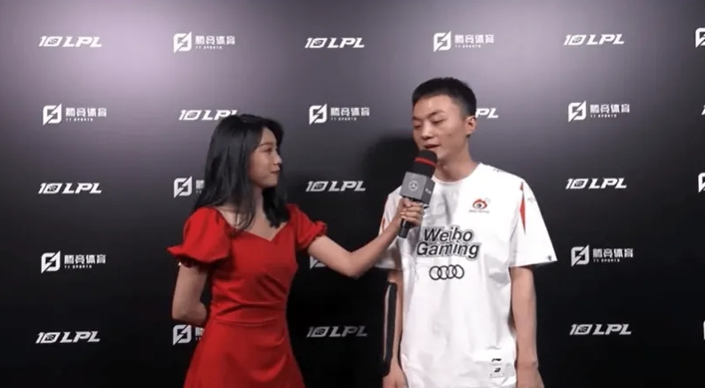 WBG.Light:训练时 在三四天的“魔鬼训练”下跟别人互相学习