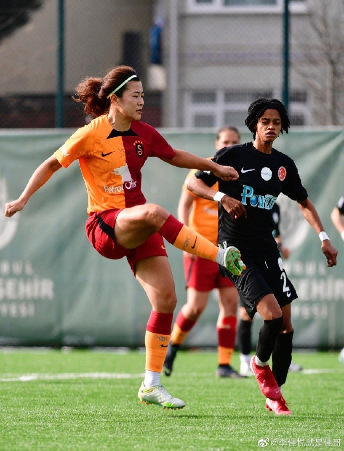 李佳悦更新社媒感叹错失进球:运气确实不好,下场继续努力