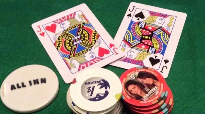 【EV扑克】教学:JJ遇到两个翻前全压,该怎么打?