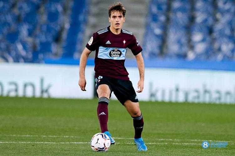 斯基拉：丹尼斯-苏亚雷斯今夏自由转会比利亚雷亚尔，签至2026年