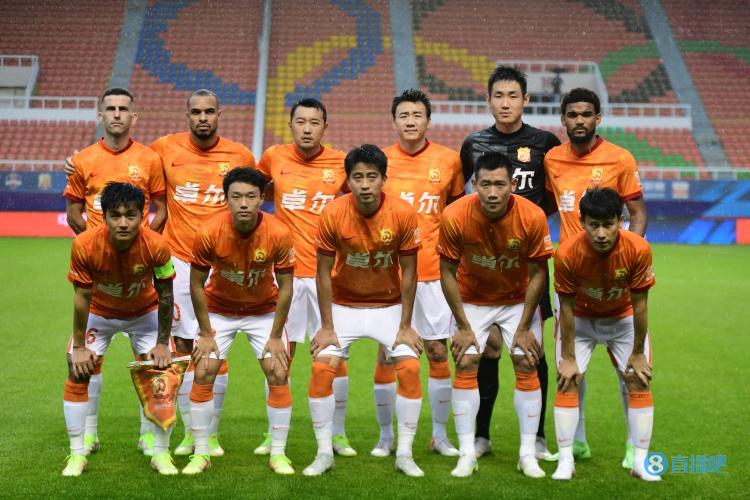 武汉球迷会致信卓尔集团：恳求保住武汉长江队，不要让球队解散