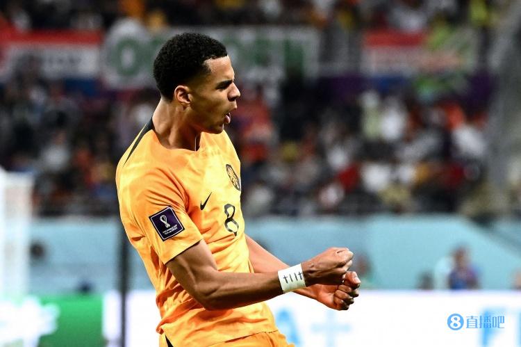 镜报列加克波可能球衣号:10号无主,12、16、18、52号可供选择