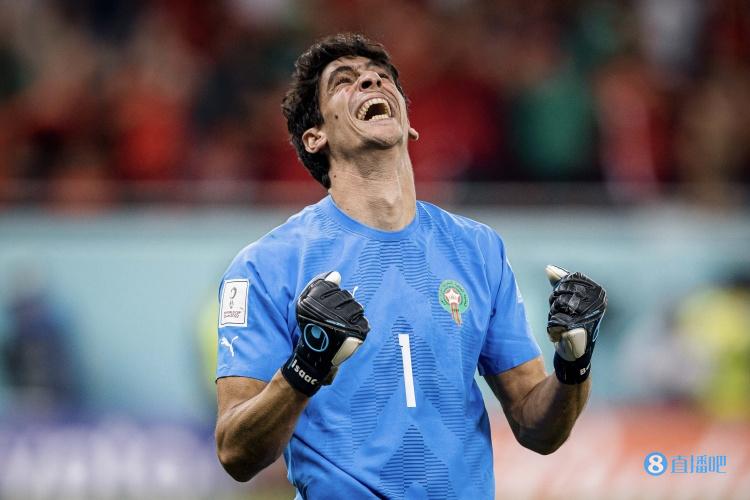 法媒:拜仁认为布努是诺伊尔的完美替代者,将与曼联竞争