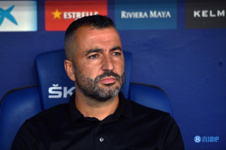 西班牙人主帅谈战平巴萨：我为自己的球员感到自豪