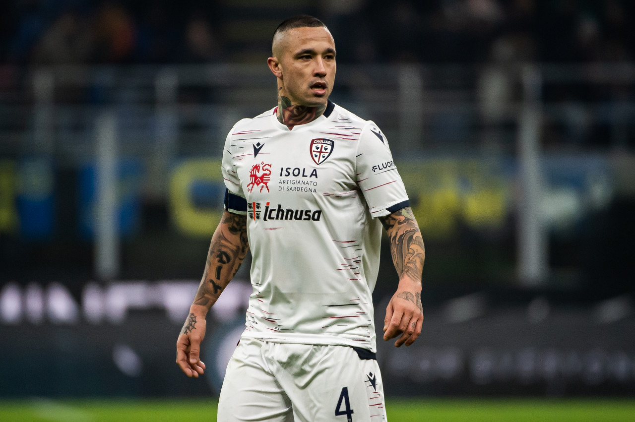 米体：纳因戈兰目前正在卡利亚里城中，想回归需大幅降薪