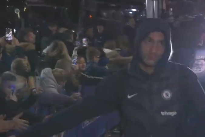 肉眼可见的不爽!如果你是齐耶赫,你现在会选择妥协?罢训?还是