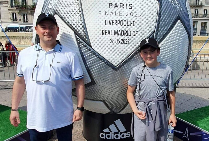 TA:一利物浦球迷在欧冠决赛后遭暴徒袭击,腿部受伤极为严重