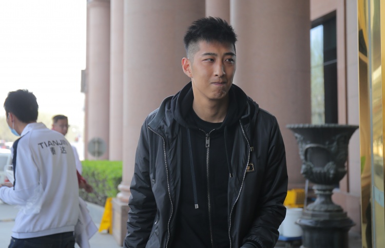 津媒:周通基本确定离队,合同到期的邱添一也不在津门虎计划中