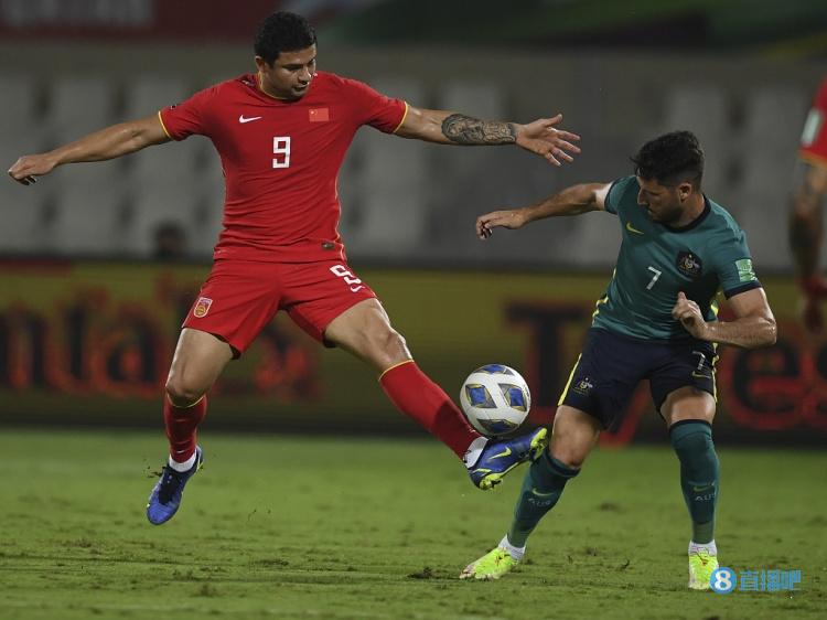 津媒：艾克森与土炮竞争仍有实力，国足大门并未向入籍球员关闭