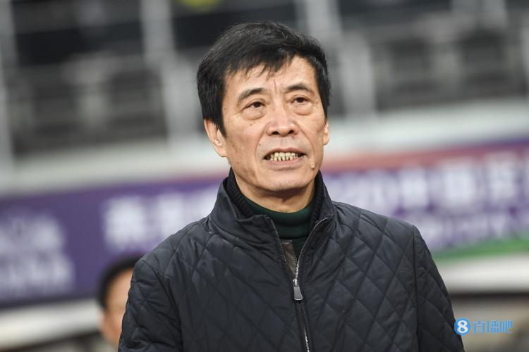 贺晓龙:这些年陈戌源不遗余力庇护上港,使用归化上李铁替他背锅