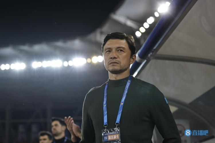 记者:大连人队15日赴海口集训,俱乐部正积极进行球员续约工作