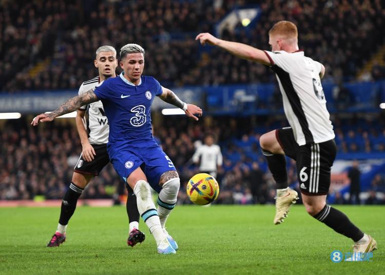 恩佐本赛季已送出6次联赛助攻,在五大联赛中场球员列第5