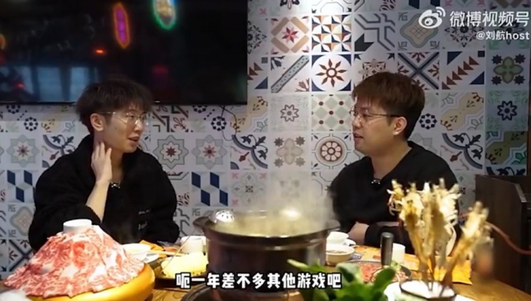 957:玩英雄联盟之前玩了一年左右的DOTA 所以上手就比较快