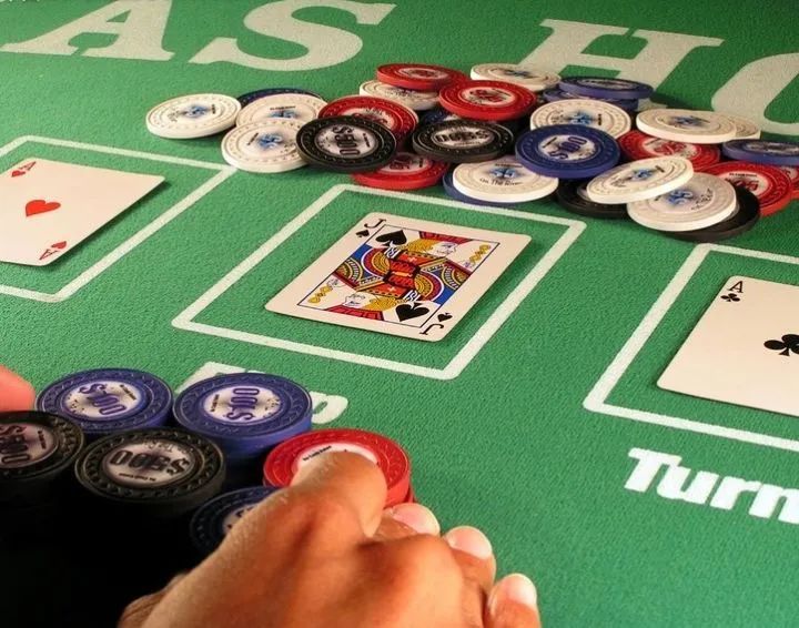 【EV扑克】教学：德州扑克现场读牌最有效的信息是什么？