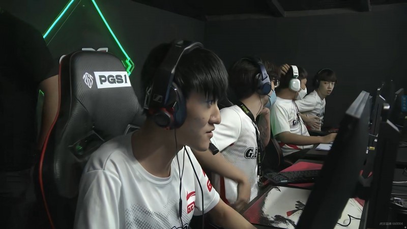 ?PGS败者组:STK独狼Vegas化身水鬼狙爆GBL!GEX八杀吃鸡