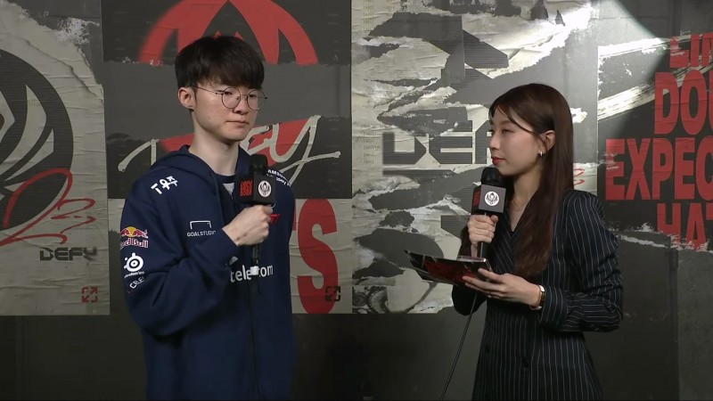 Faker赛后采访:夺冠是非常幸福的瞬间 今年也想努力朝着冠军奔跑