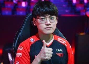 Gumayusi评价粉丝Vlog:你的应援声音 就是我力量的来源之一!