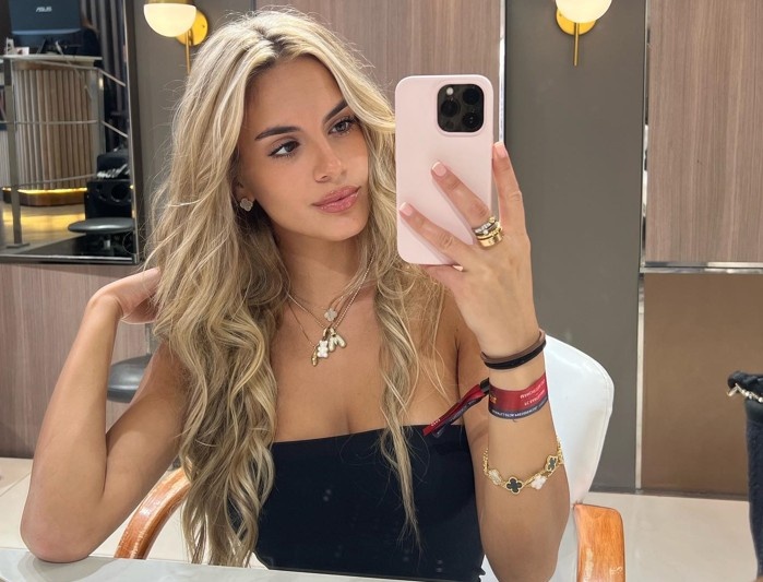 Hot❗❗瓜帅女儿晒性感自拍,球迷:梅西并不是瓜帅最好的杰作