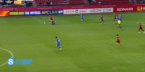 要注意动作...严鼎皓铲倒李昊宰,裁判出示黄牌