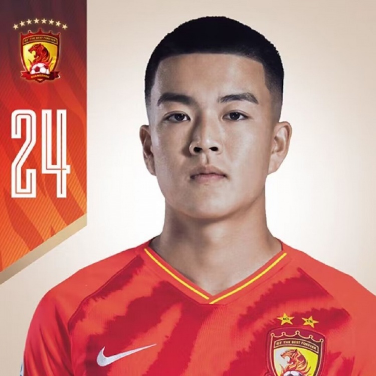 王世龙:最近一年心态上更成熟 广州队争前八一切皆有可能