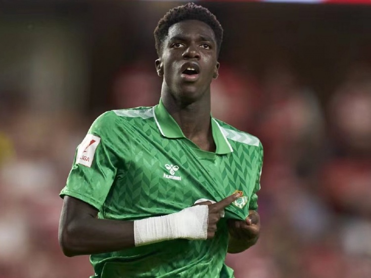 新C罗?18岁阿萨内-迪奥4场3球,西甲00后大杀器来了