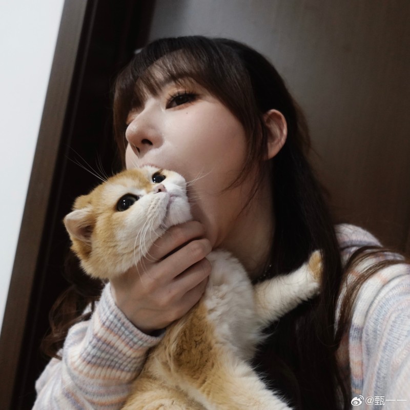 永劫无间解说甄一一晒照：猫猫头！味道不错 下次还吃