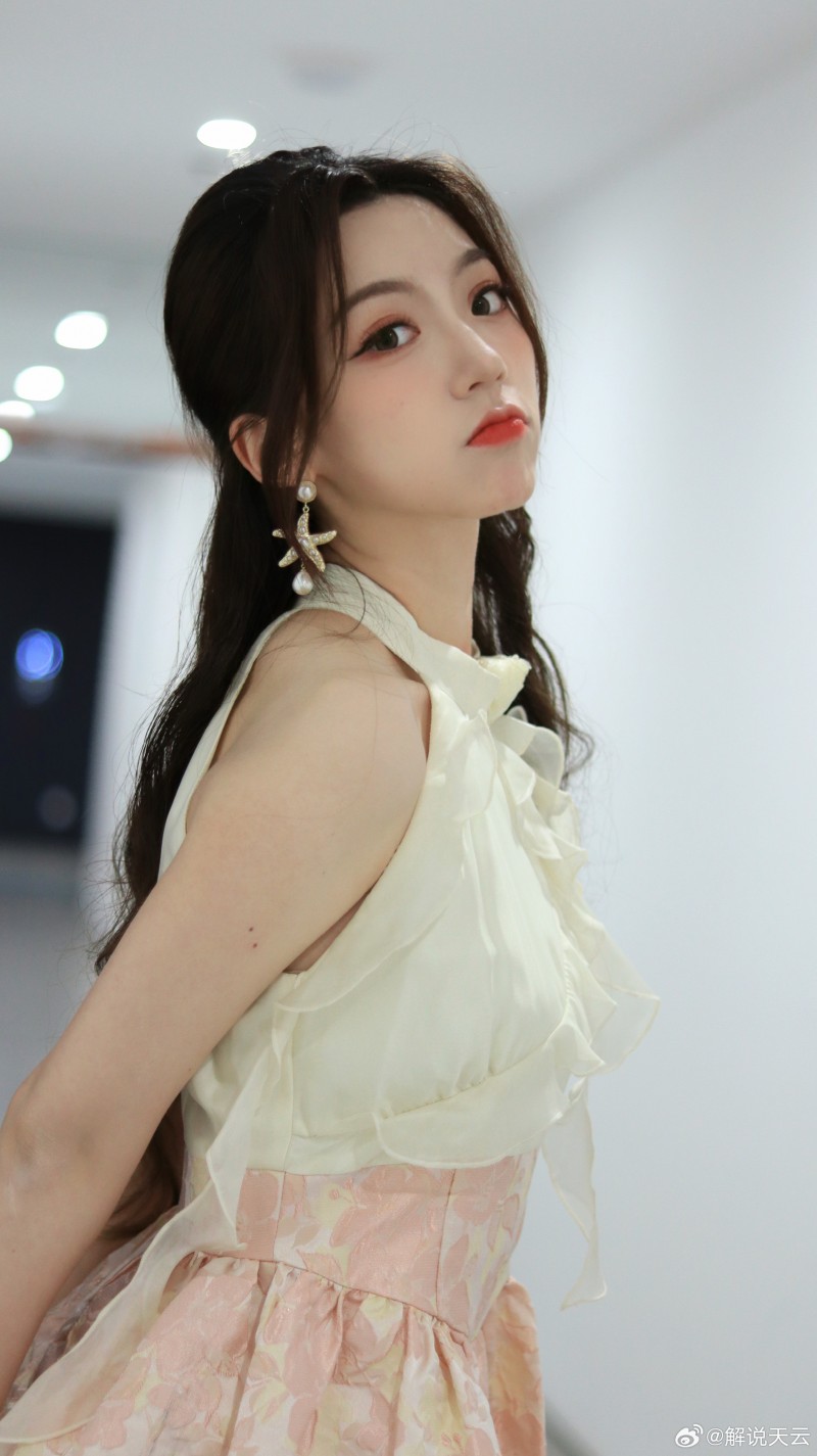 解说天云晒照:家人们来批作业,收假了开始营业