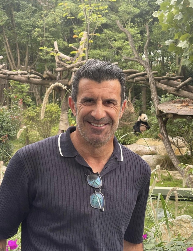 ???好久不见,“老”帅哥!菲戈来成都看熊猫啦?