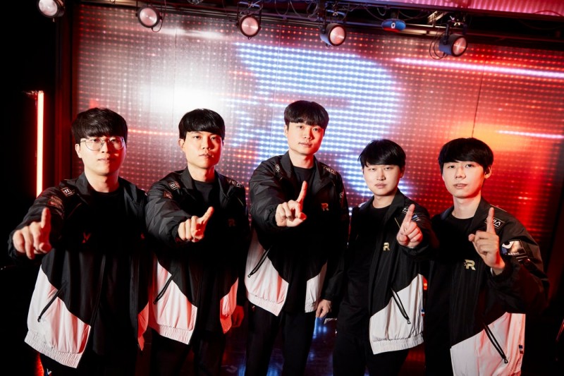 要惨就惨到底？KT若成功晋级八强；有三分之二的概率对阵JDG、GEN