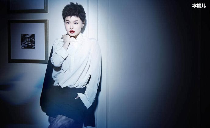 冉莹颖为大儿子庆生，老三女生装扮抢镜网友质疑是男是女