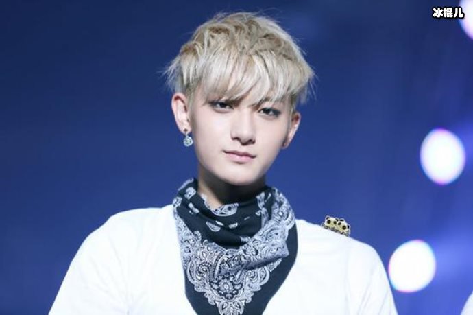 黄子韬在大众面前耍小性子,像极了一个小孩子