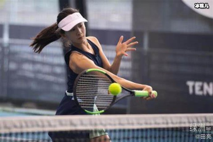 田亮带儿子泳池跳水,小亮仔却不给力感慨子承父业难以实现