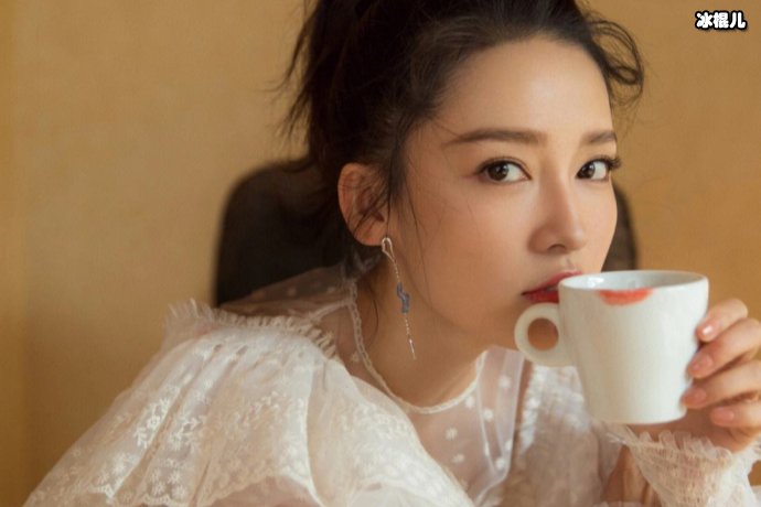 李沁与唐艺昕好闺蜜,与张若昀这么搭戏暴露情商