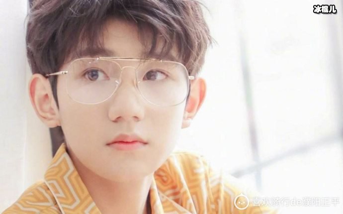 王源的杯子得知价格后,网友:原来是炫了个“假富”