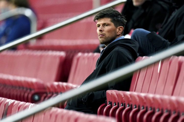 荷媒:亨特拉尔向阿贾克斯请病假,暂时离任技术总监工作