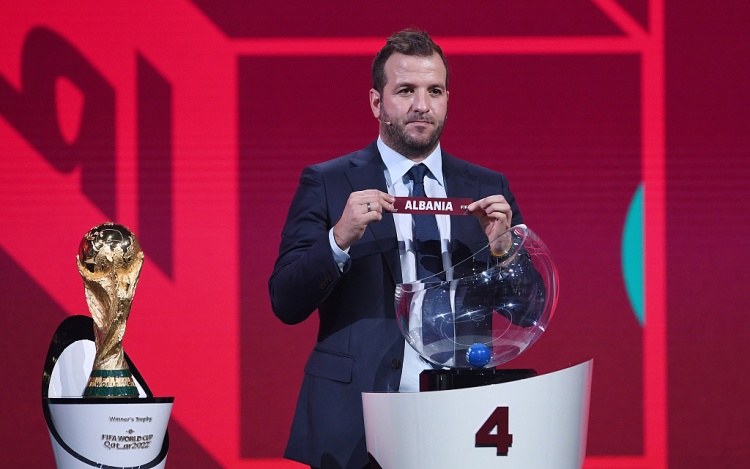 范德法特批评阿贾克斯:我看到的是一支烂队和一帮很烂的球员