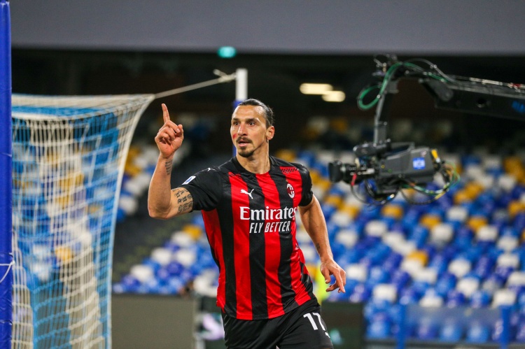 伊布:贝卢斯科尼改变了足球和米兰历史&给我幸福快乐 他就是米兰