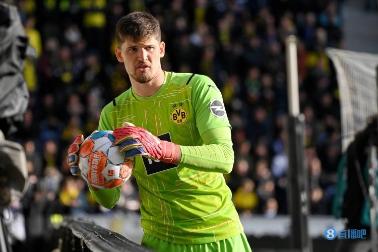 法媒:拜仁密切关注科贝尔,多特要价7000万欧至8000万欧