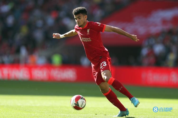 记者：在家人的劝说下，迪亚斯决定目前不回哥伦比亚